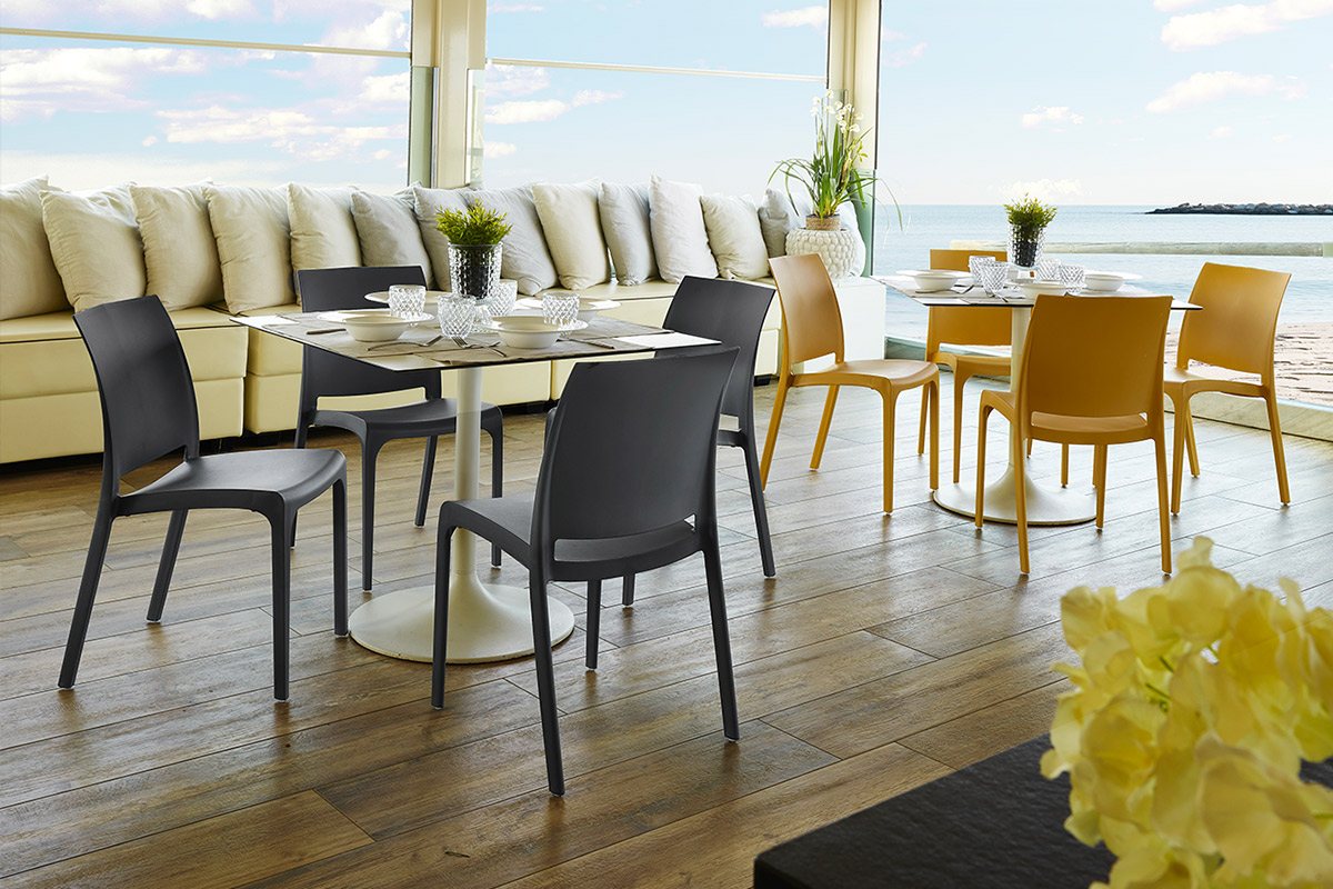 Contract furniture da esterno