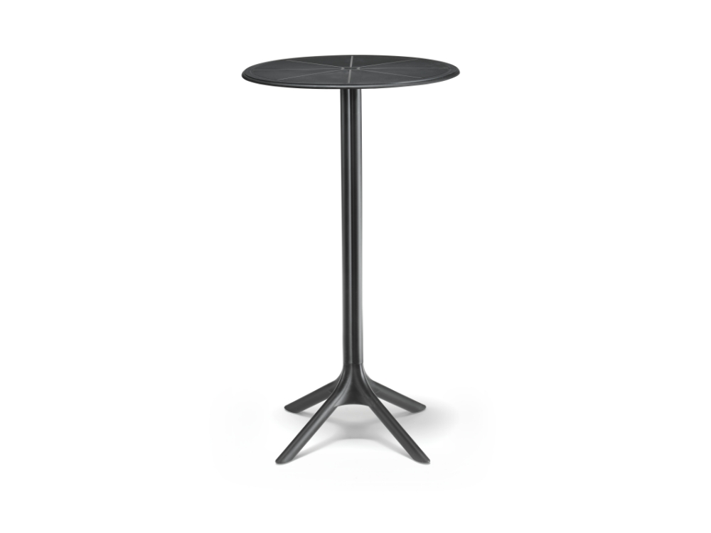 COCKTAIL: the taller sibling of DRINK, for moments spent standing
